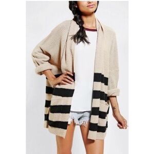 BDG Urban Outfitters Beige and Black Women's Oversized Cardigan Sweater Sz XS